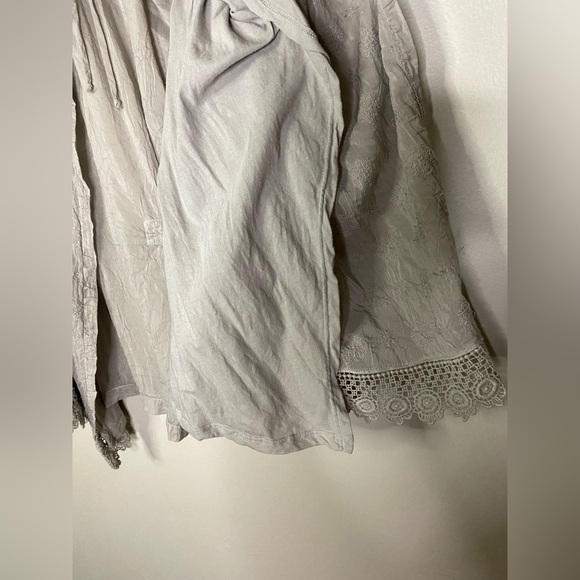 Johnny Was Embroidered Eyelet tie front cardigan size medium - Picture 3 of 10